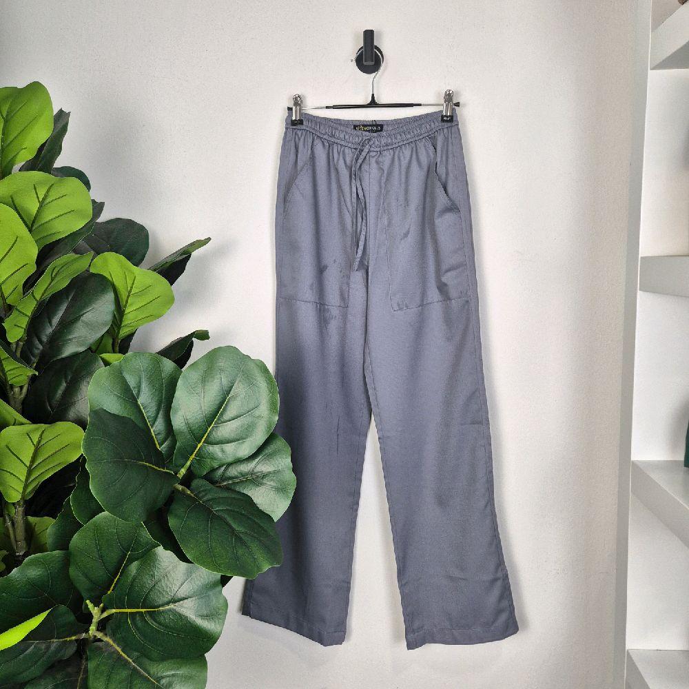 Relaxed Pants in Premium Cotton with Drawstring and Right and Left Pocket
